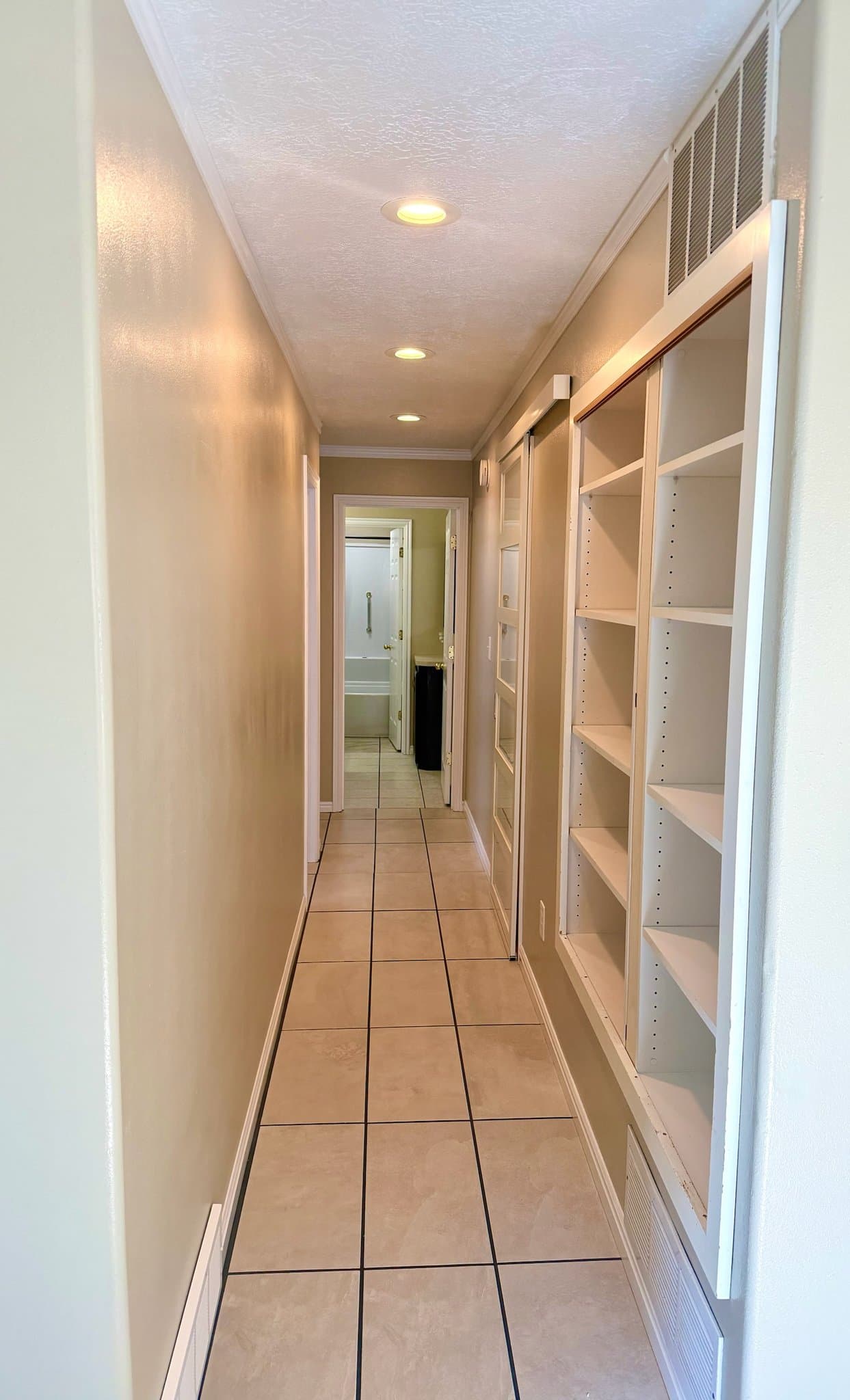 Santaquin Apartment: 253 N 700 E