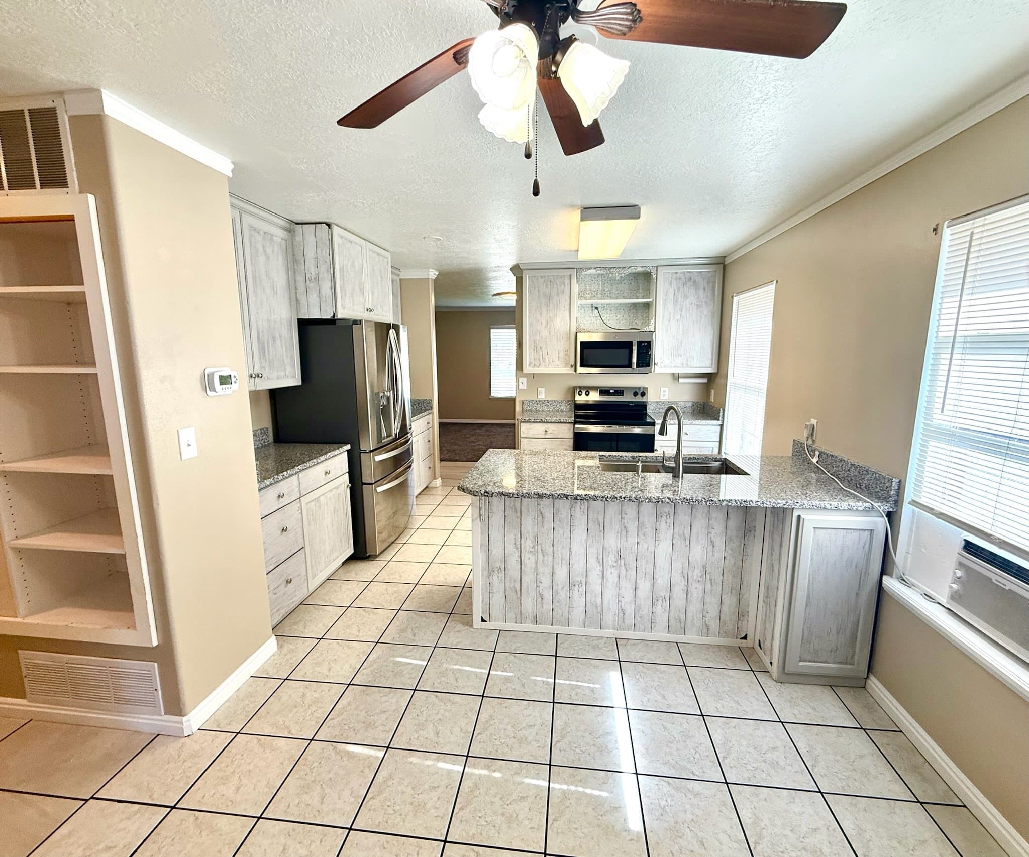 Santaquin Apartment: 253 N 700 E