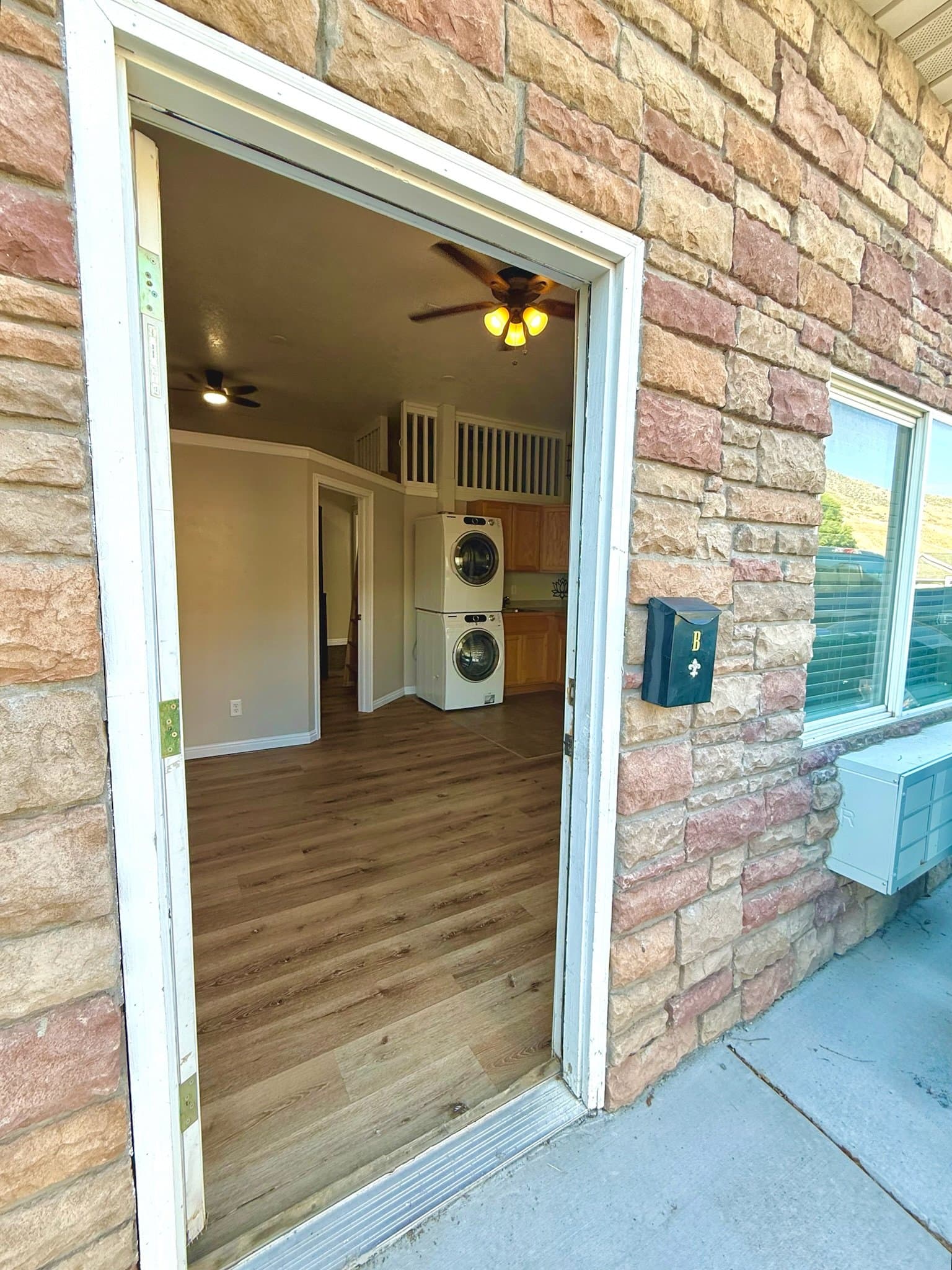 Santaquin Apartment: 253 N 700 E