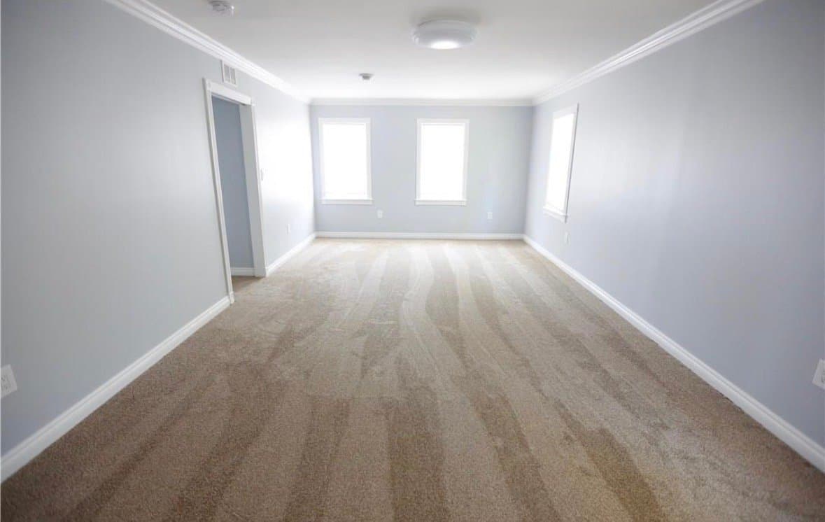 Novi House: 290 Shamrock Hill