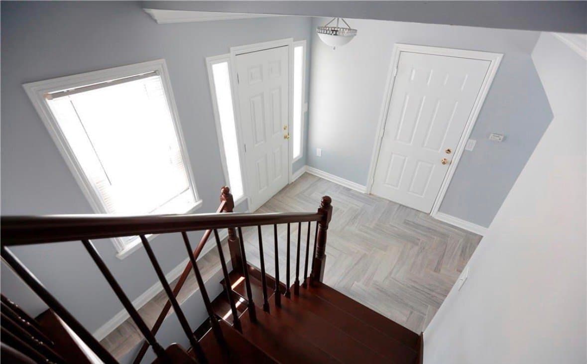 Novi House: 290 Shamrock Hill