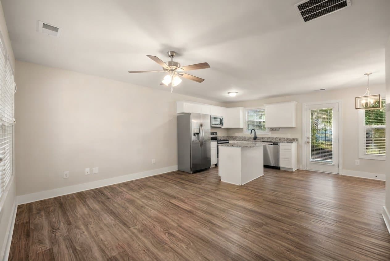 Cumming House: 3420 Auburn Dr