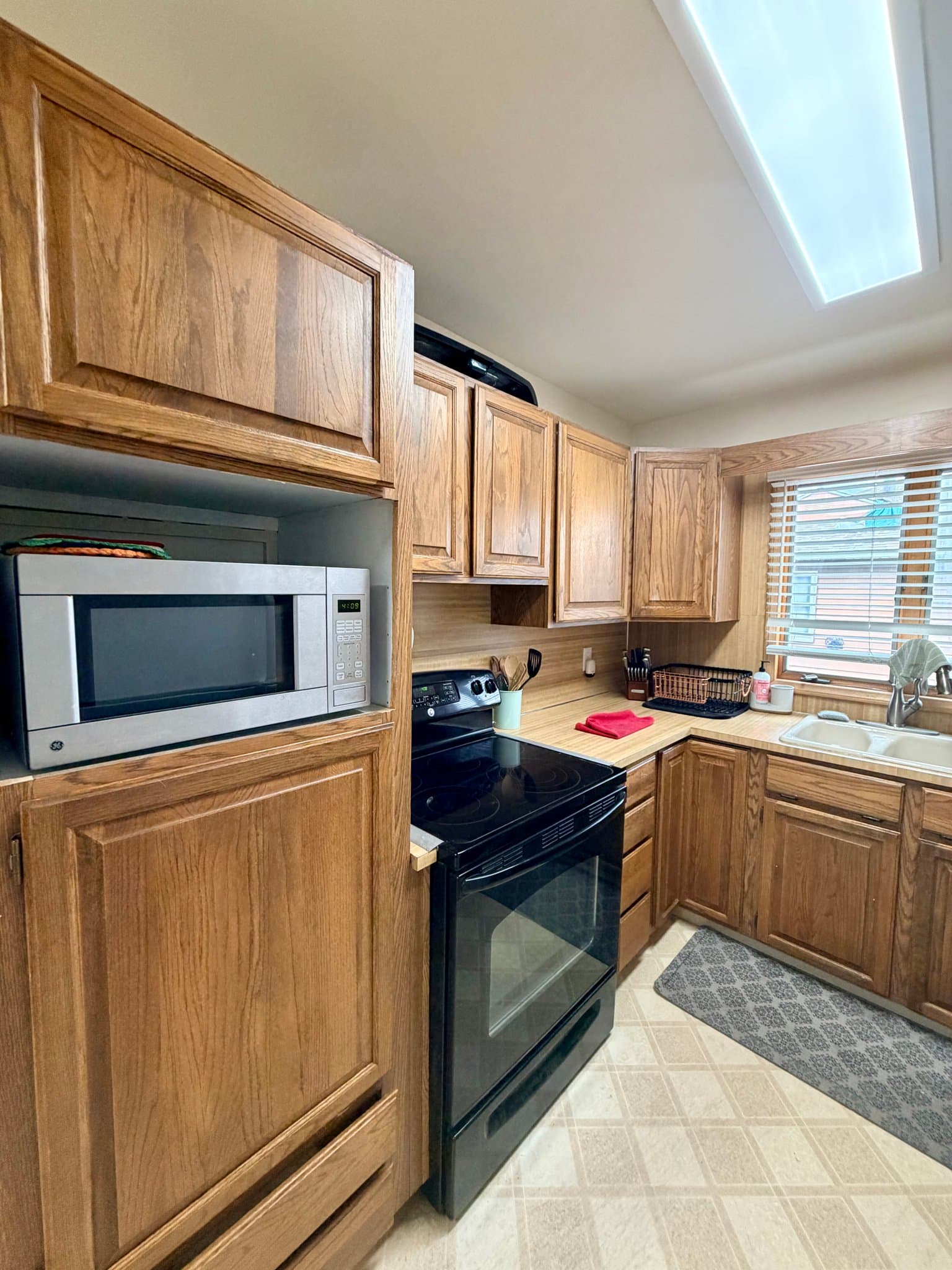 Livingston House: 511 N 11th