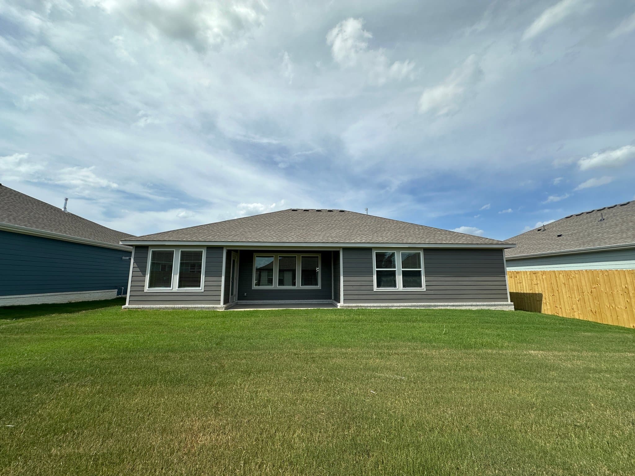 Fayetteville House: 4459 W Canyon Run Dr