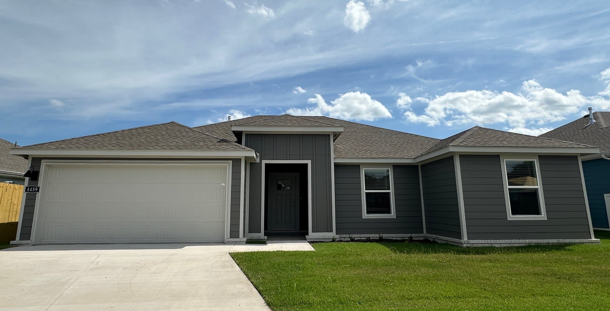 Fayetteville House: 4459 W Canyon Run Dr