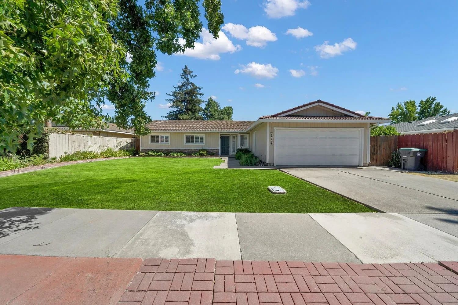 Stockton House: 1534 Venetian Dr