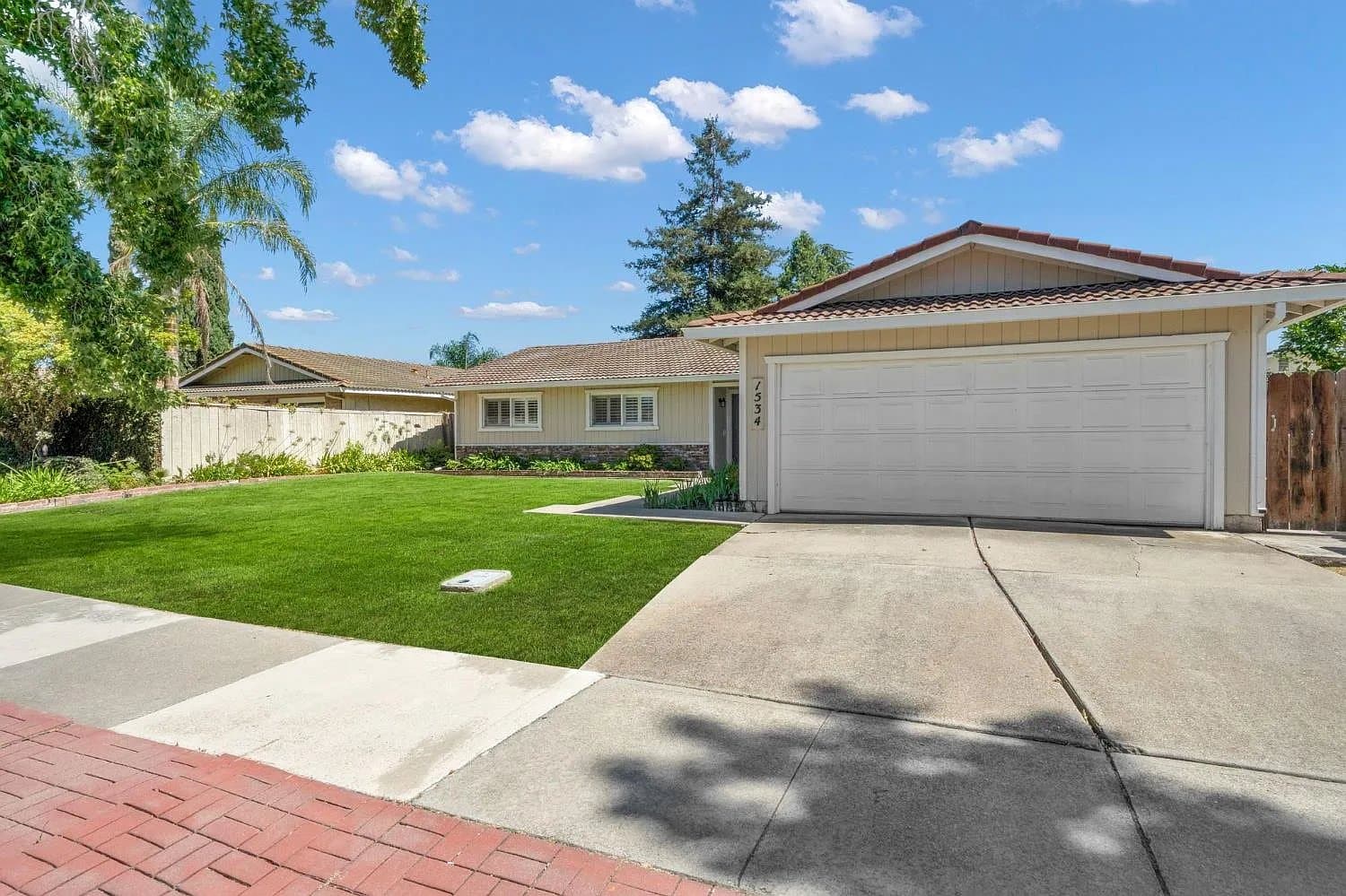 Stockton House: 1534 Venetian Dr