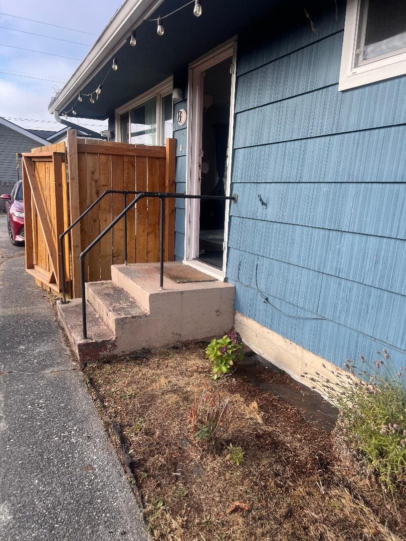 Everett Single Room: 1017 Pecks DR Apt B