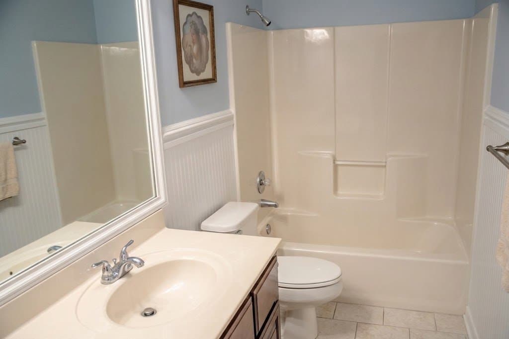 Bonaire House: 421 Wexford Cir.