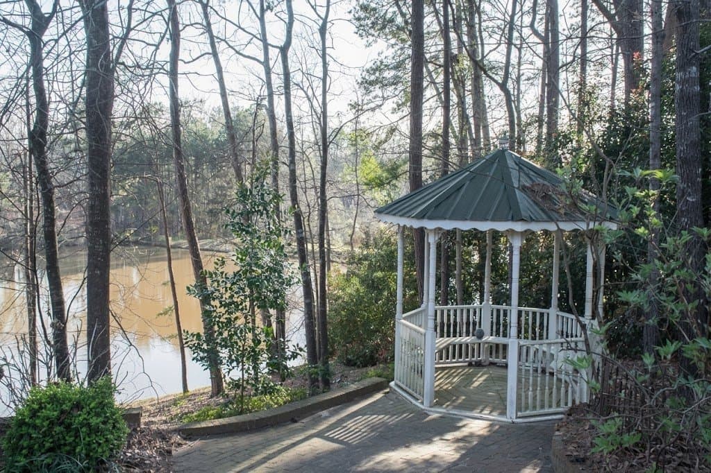 Bonaire House: 421 Wexford Cir.
