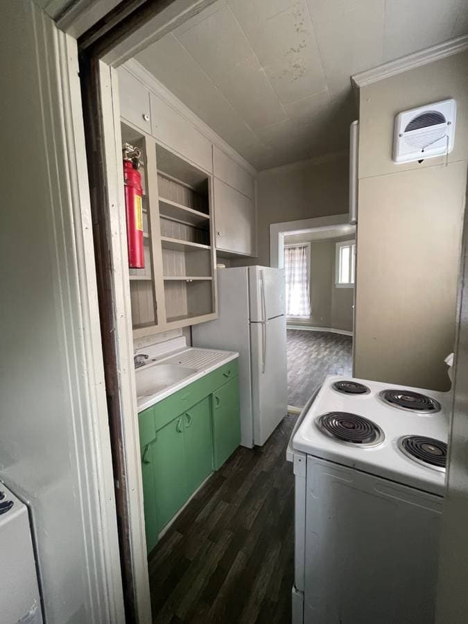 Troy Apartment: 1003 N 3 Notch