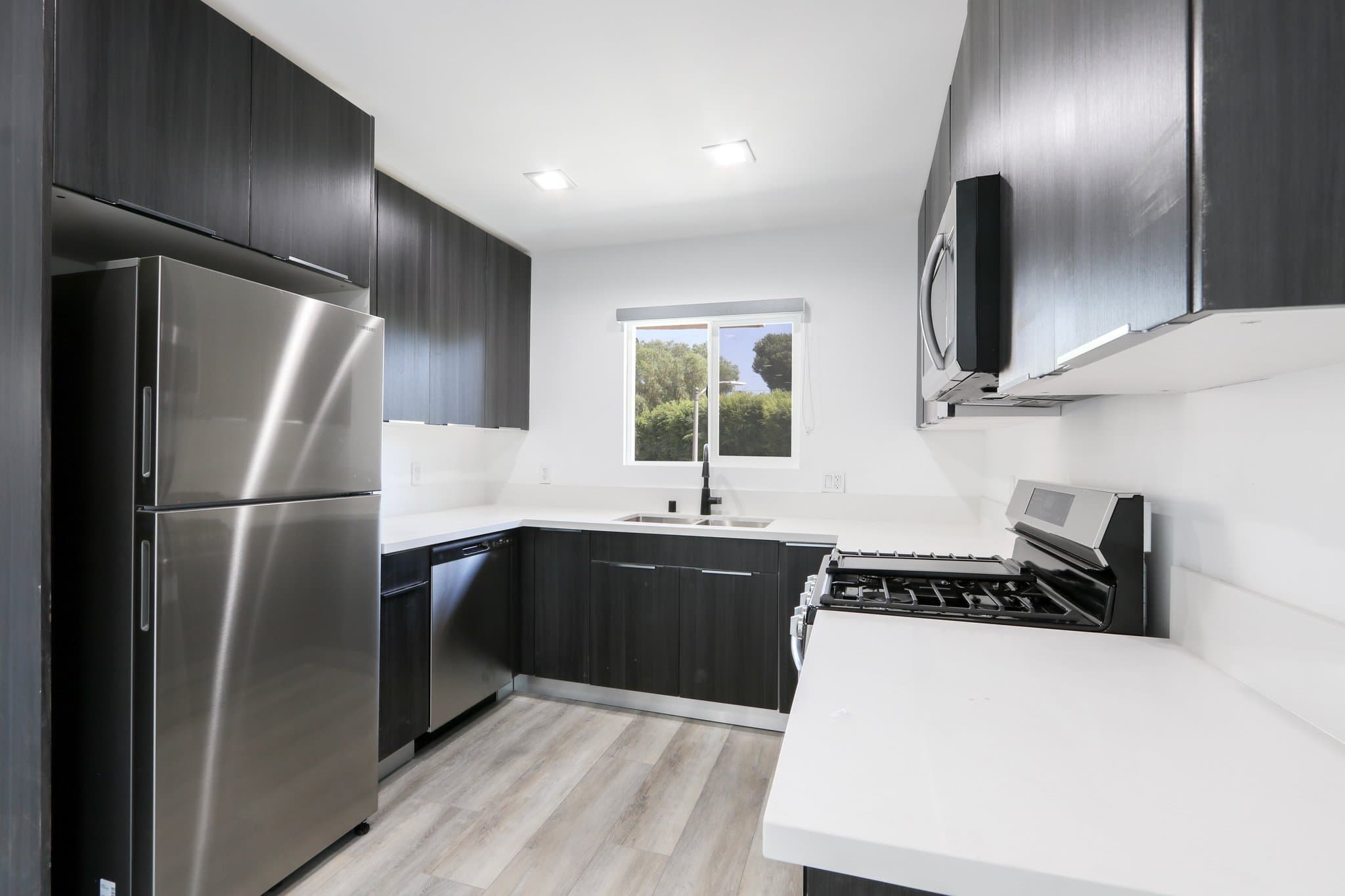 Los Angeles Apartment: 3535 Ellsworth St