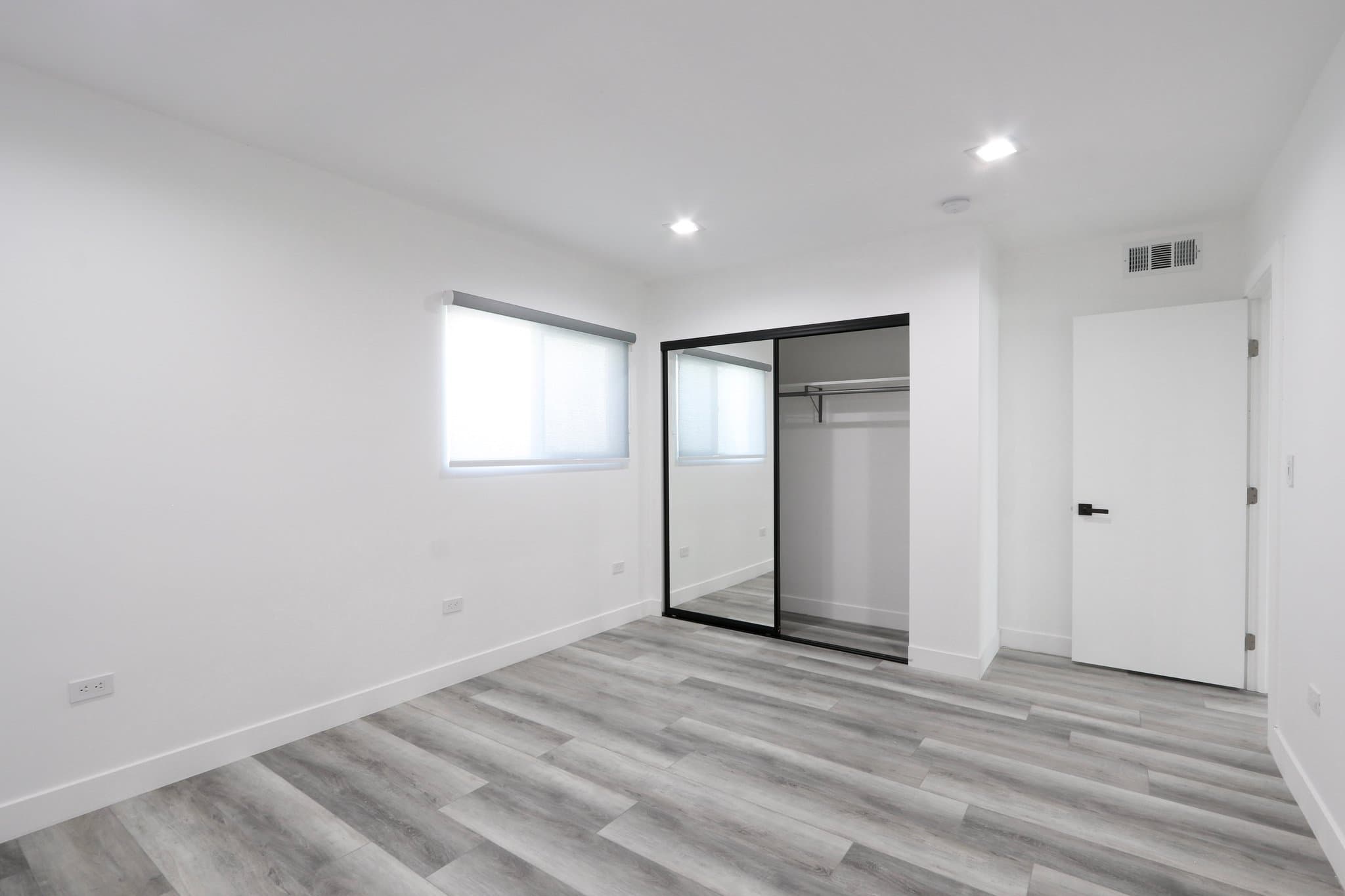 Los Angeles Apartment: 3535 Ellsworth St