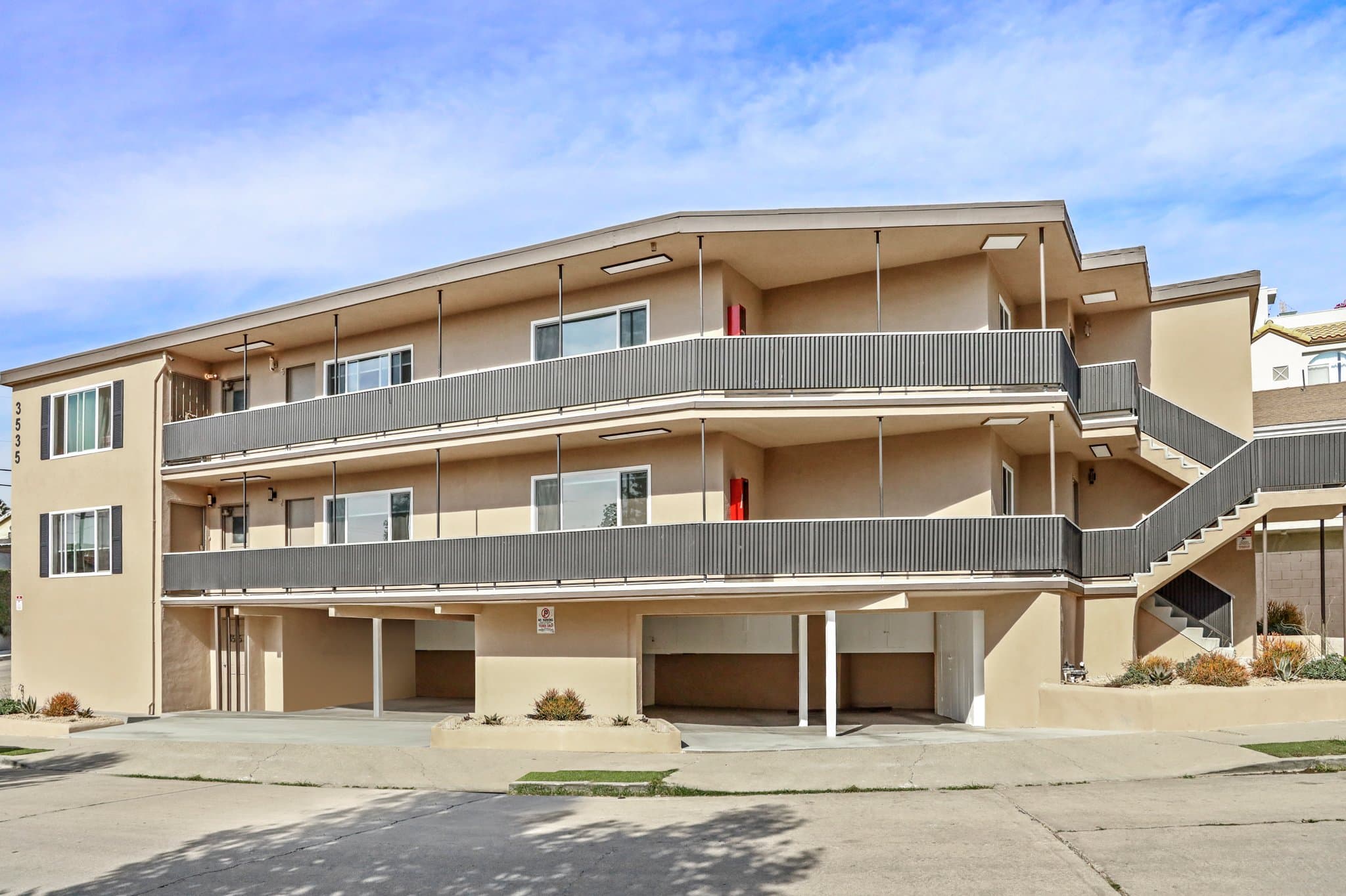 Los Angeles Apartment: 3535 Ellsworth St