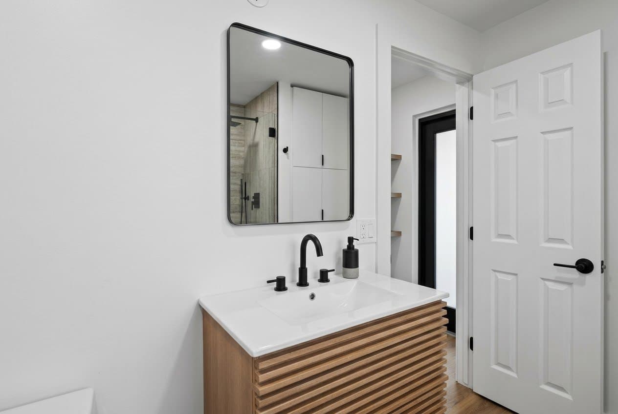 Hollywood Single Room: 1201 N 16th Ave