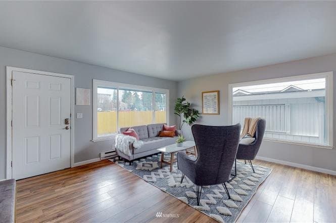 Everett Single Room: 1017 Pecks DR Apt B
