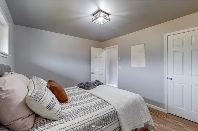 Everett Single Room: 1017 Pecks DR Apt B
