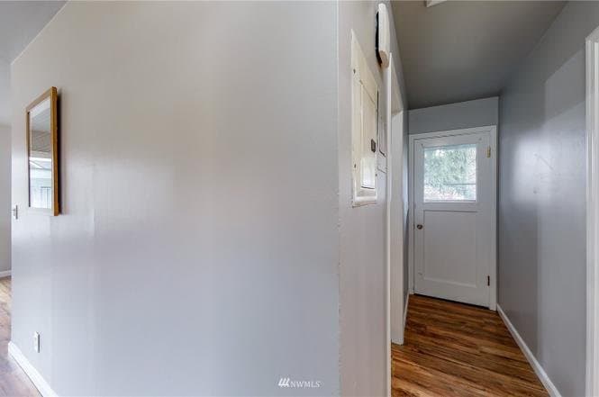 Everett Single Room: 1017 Pecks DR Apt B