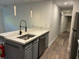 Mansfield Apartment: 150 N Main St