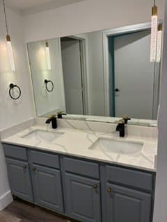 Mansfield Apartment: 150 N Main St