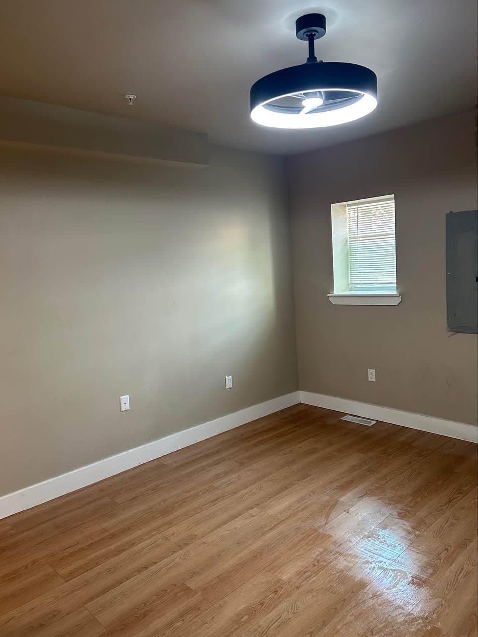 Wilmington Apartment: 2122 N Pine St