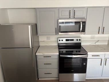 Mansfield Apartment: 150 N Main St