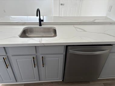 Mansfield Apartment: 150 N Main St