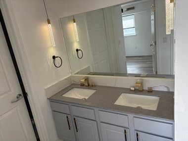 Mansfield Apartment: 150 N Main St