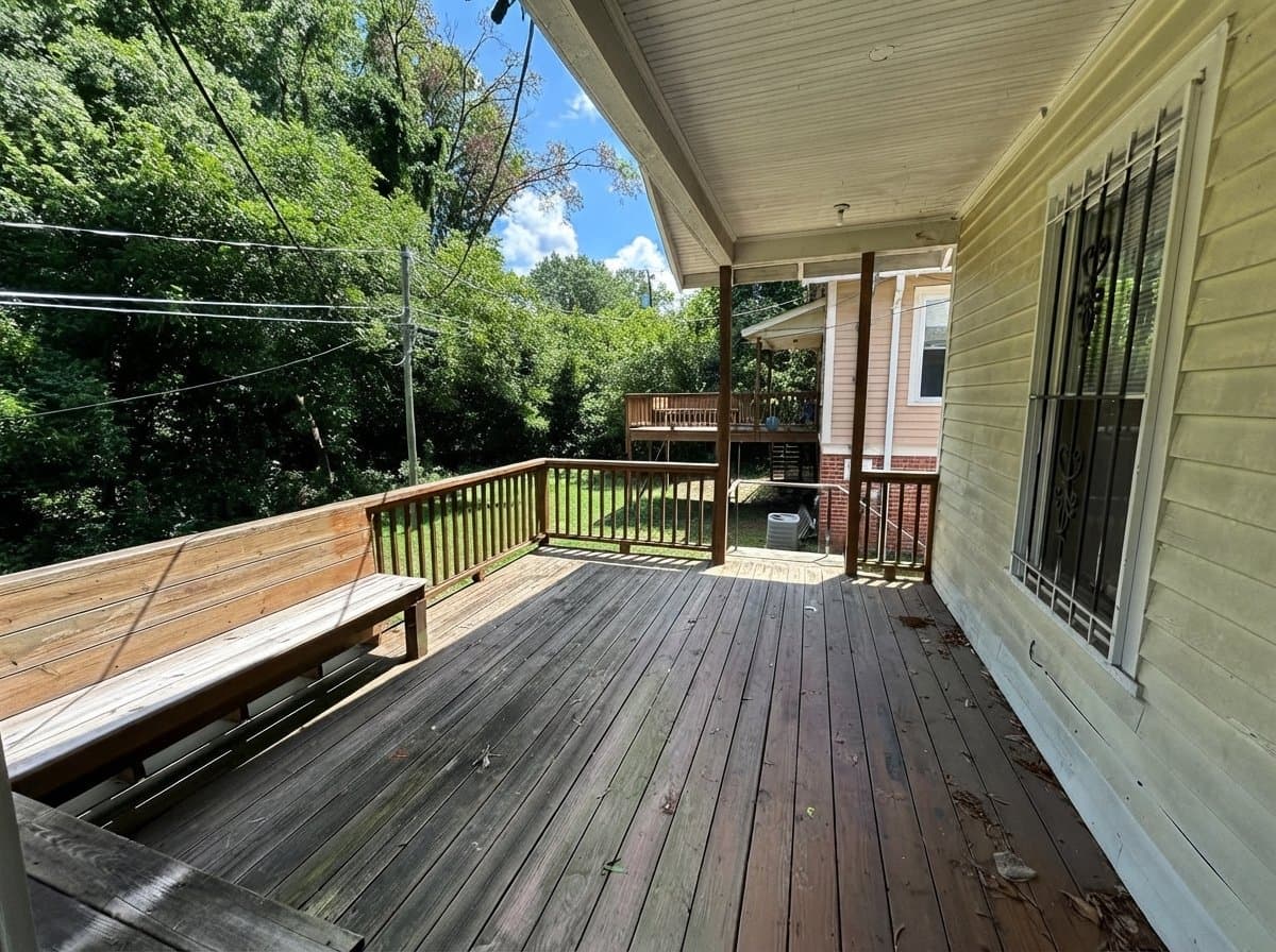 Durham House: 1308 W. Chapel Hill Street
