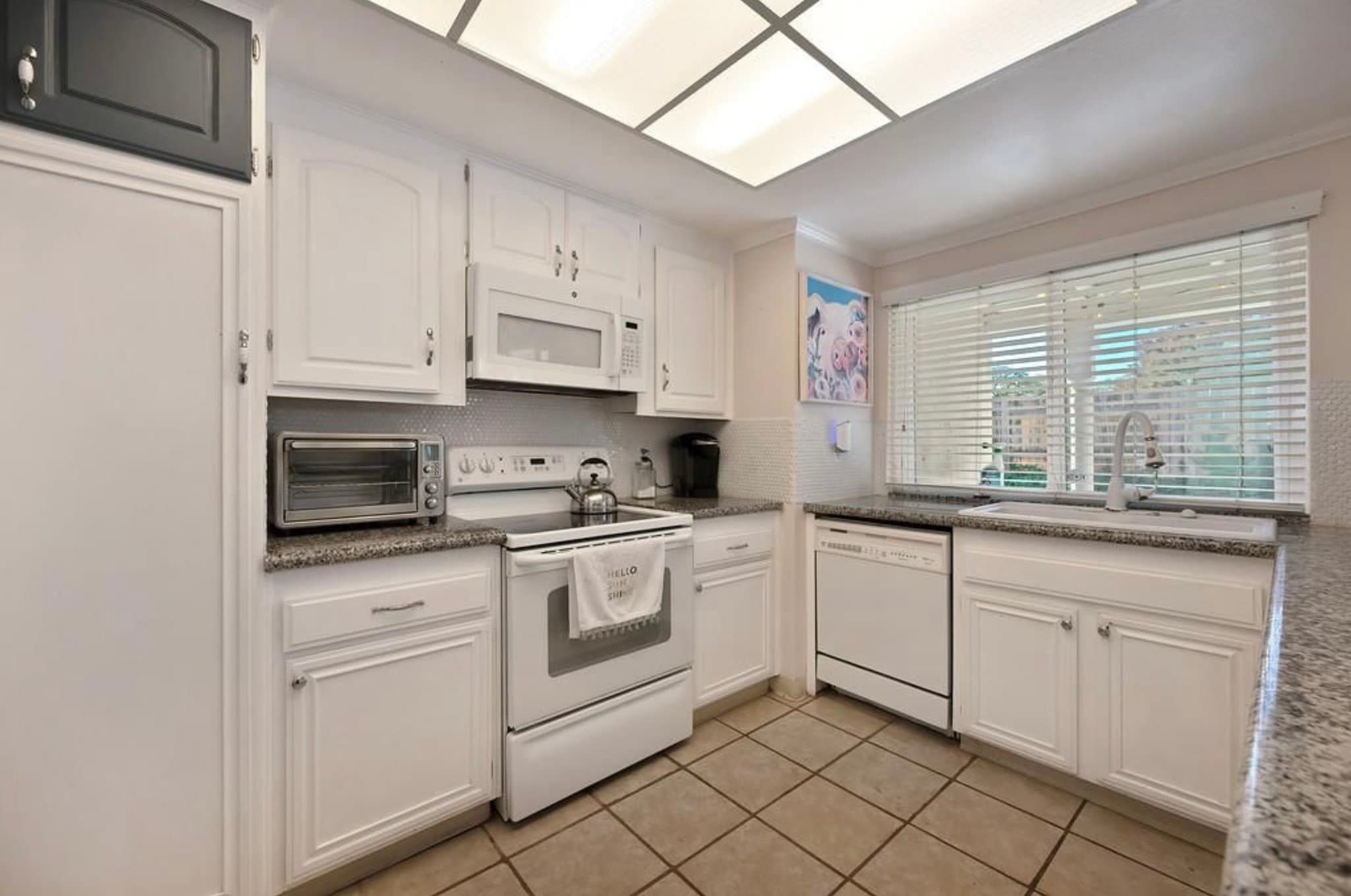 Orangevale Single Room: 9348 Blue Oak Way