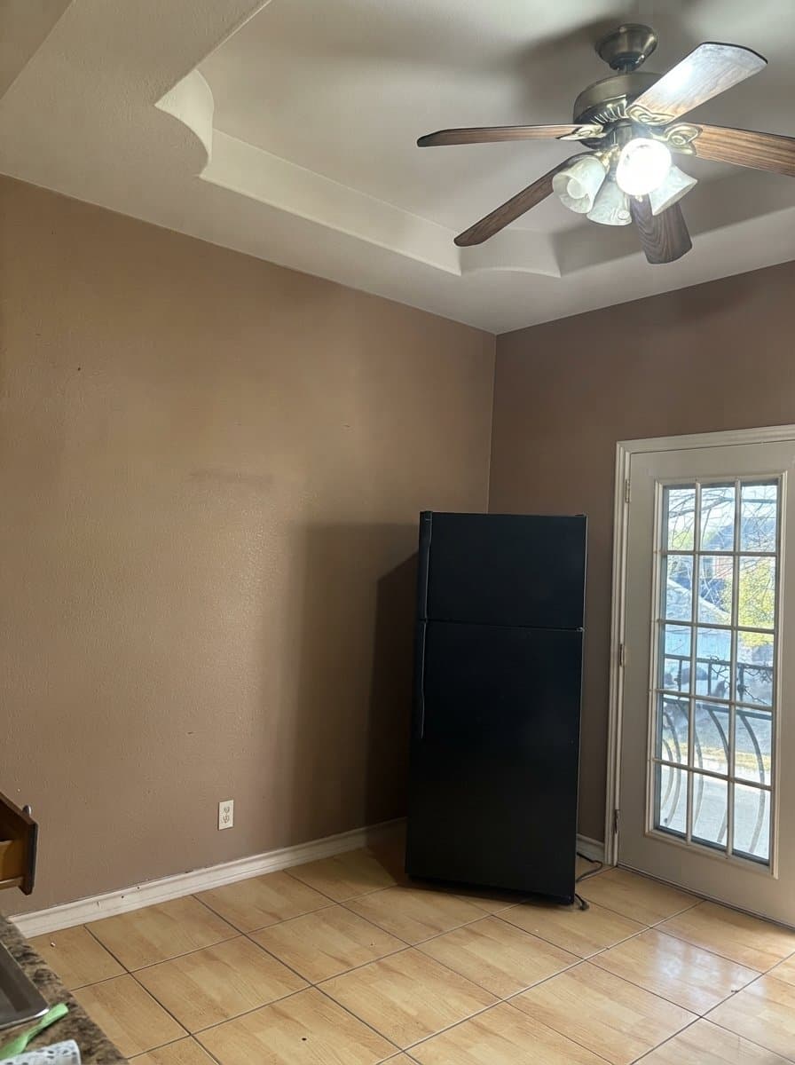 Laredo House: 315 New Castle Dr