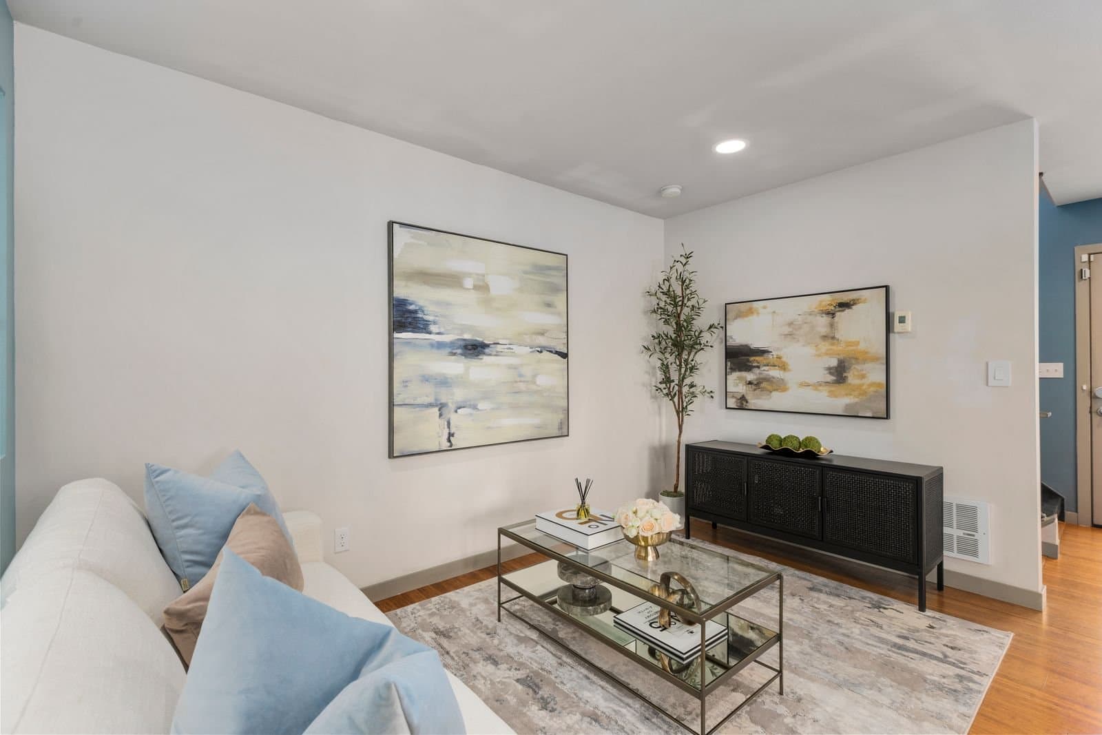 Seattle House: 1536 Sturgus Ave S