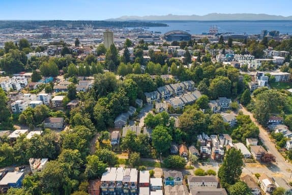 Seattle House: 1536 Sturgus Ave S