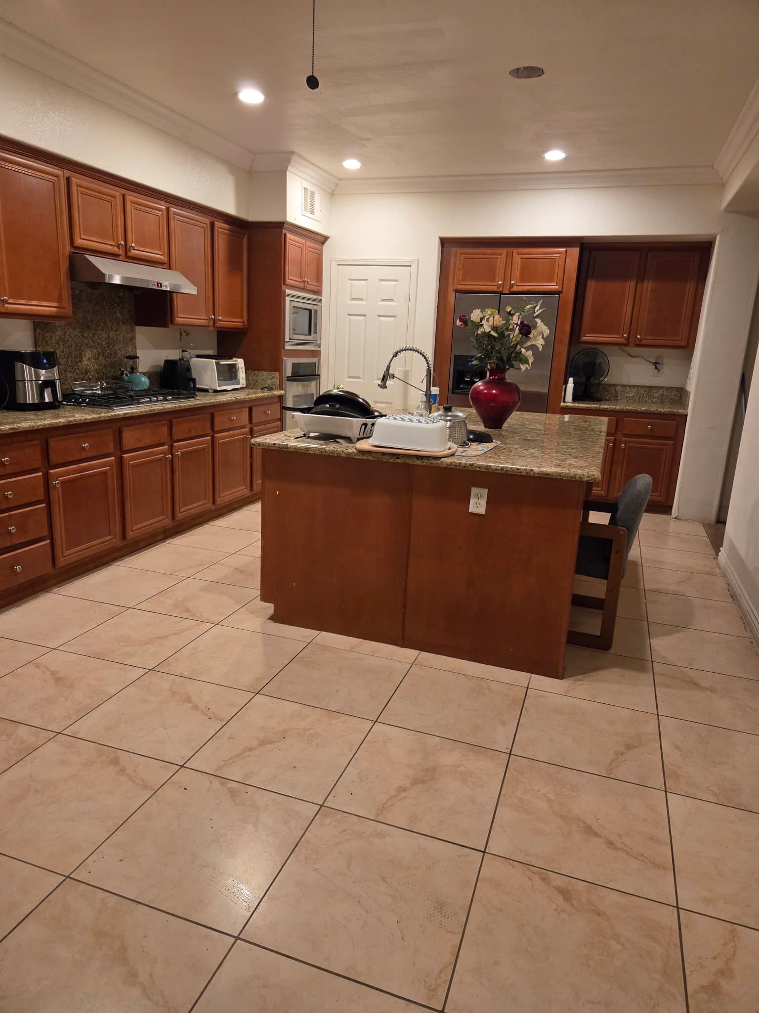 Eastvale Single Room: 13238 wooden gate way