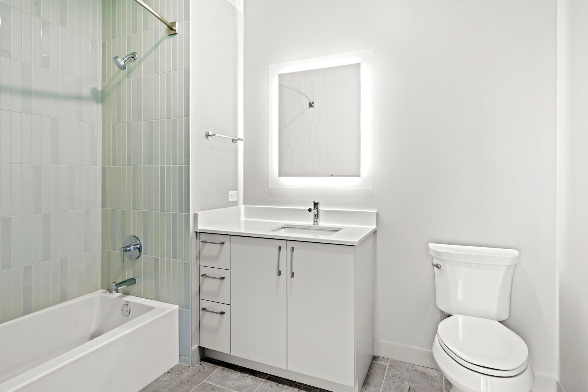 Chicago Condo: 1094 W Van Buren St