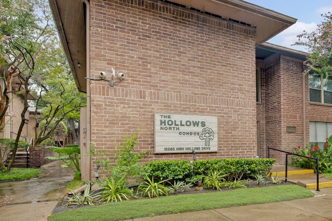 Dallas Condo: 10558 High Hollows Drive