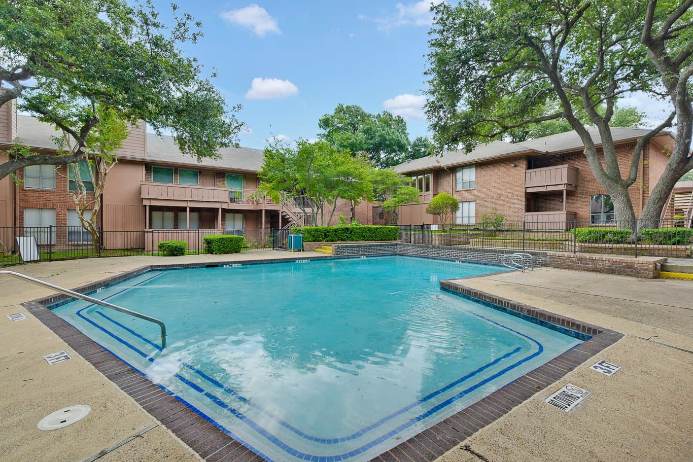 Dallas Condo: 10558 High Hollows Drive