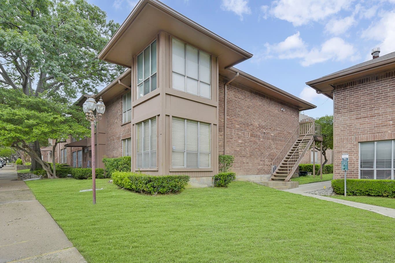 Dallas Condo: 10558 High Hollows Drive