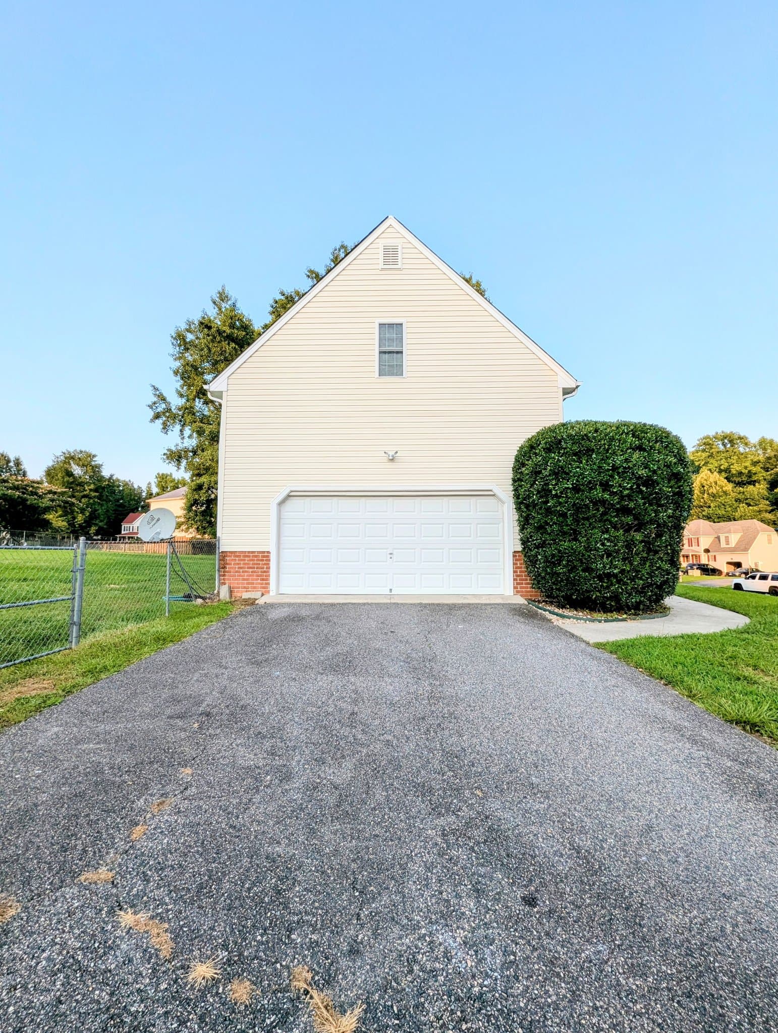 Prince George Single Room: 5412 Takach Rd
