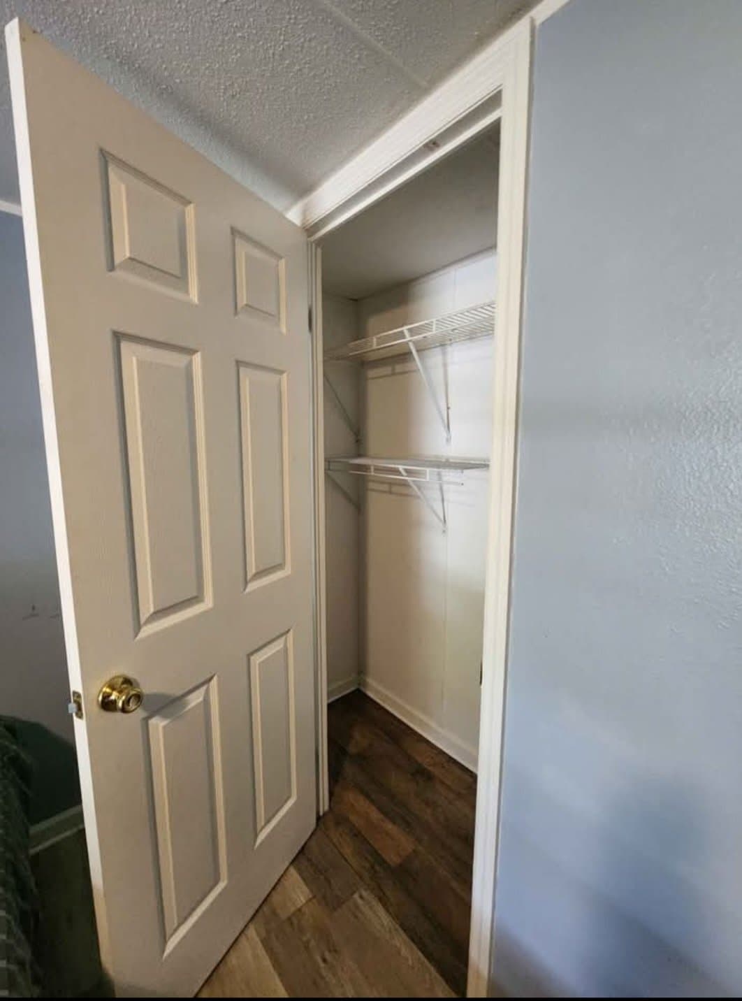 Brooksville Single Room: 24345 Kaufman Rd