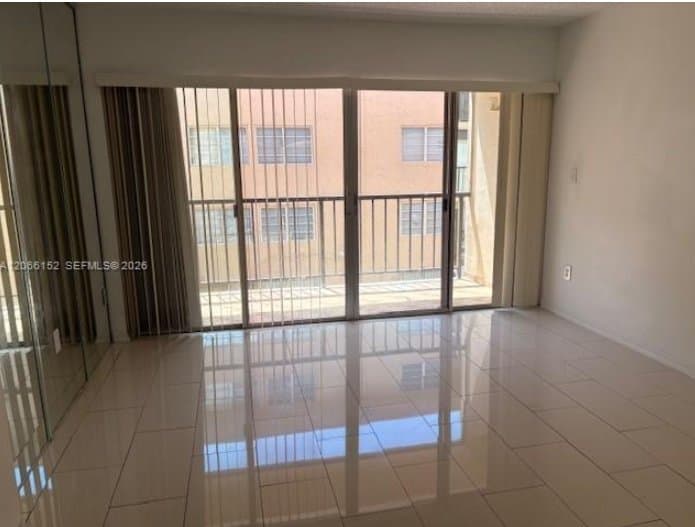 Miami Condo: 8893 Fontainebleau Blvd