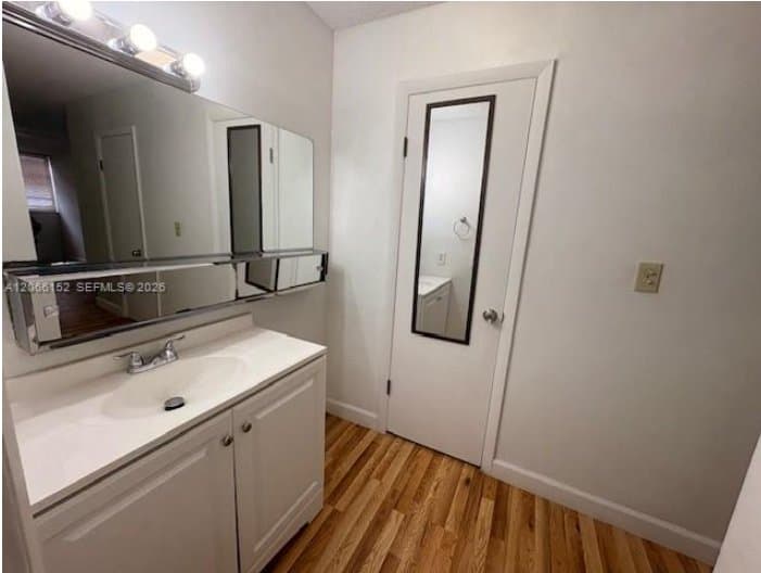 Miami Condo: 8893 Fontainebleau Blvd