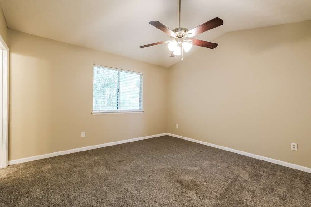 Snellville House: 2806 Wilflower Ln,