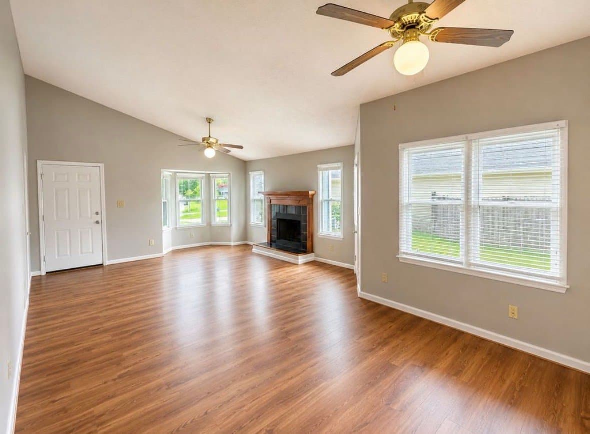 Fayetteville House: 633 Winthrop ct