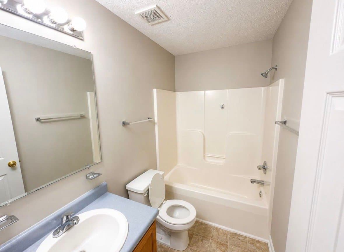 Fayetteville House: 633 Winthrop ct