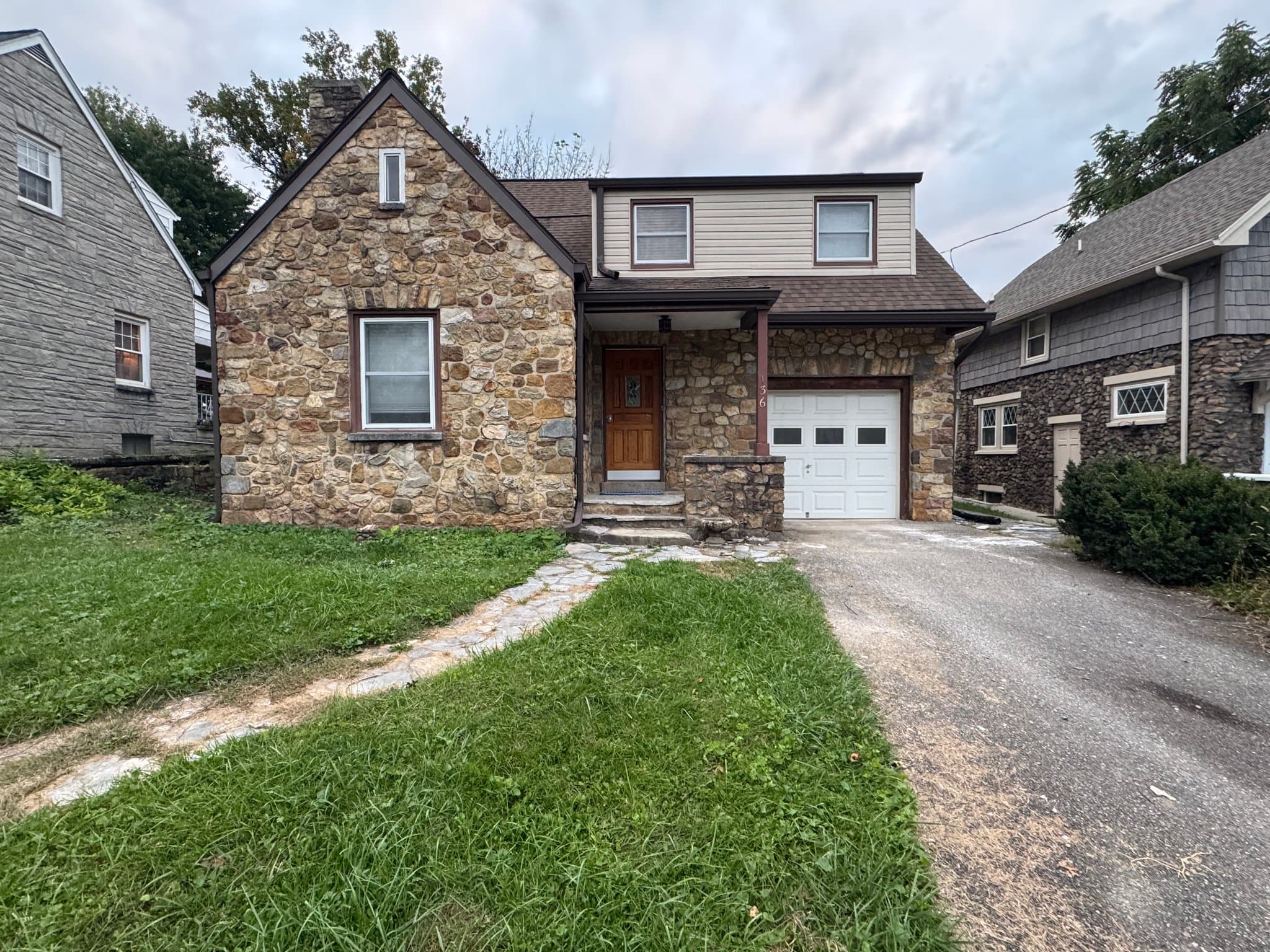 Boonsboro House: 136 Lakin Ave