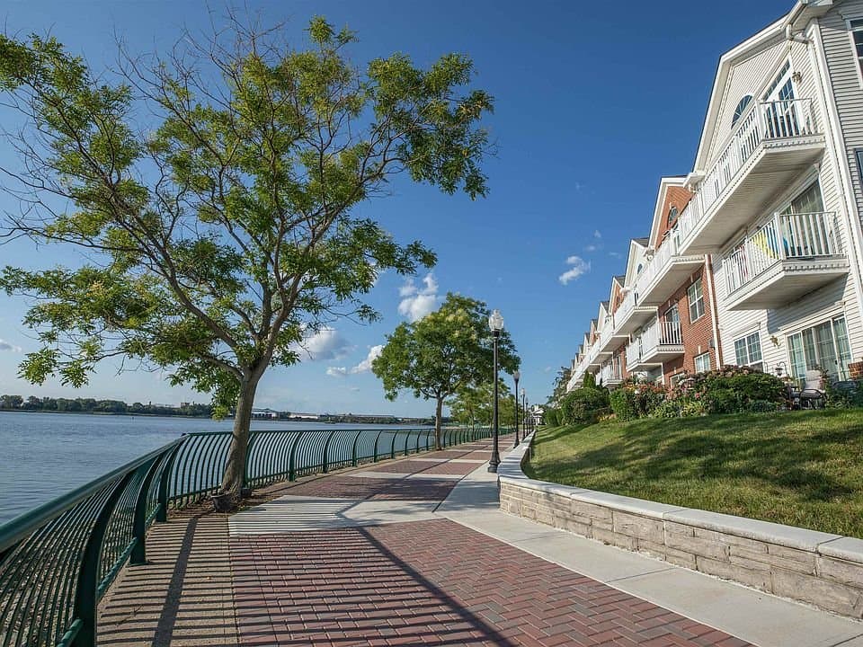 Jersey City Condo: 8 Droyers Pointe Blvd