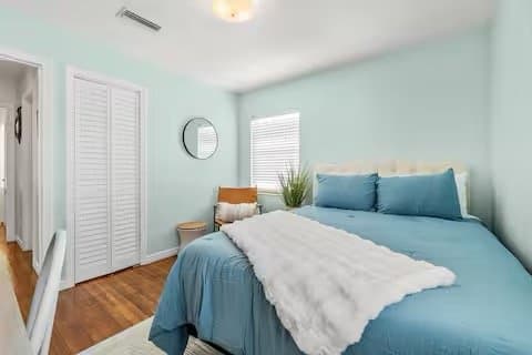 Redington Beach House: 15803 2nd St E
