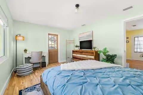 Redington Beach House: 15803 2nd St E