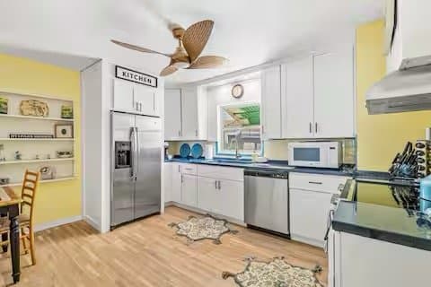 Redington Beach House: 15803 2nd St E